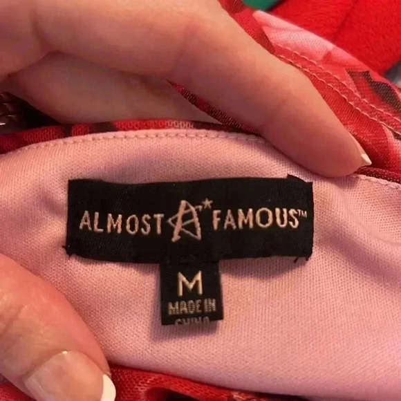 Almost Famous Floral Deep V-Neck Mesh Stretch Long Sleeve Top Size M Red & Pink - Picture 10 of 12